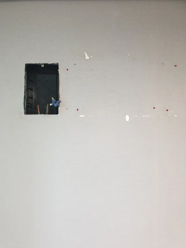 박스 자리 벽면 구멍 복원 전 현장 사진 (사례 26)