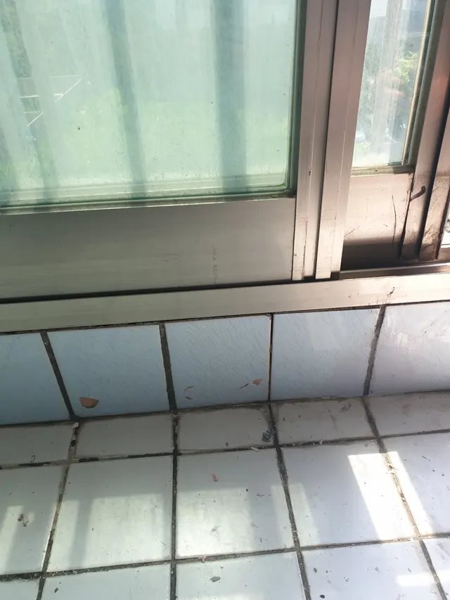 베란다 타일 벽면 구멍 복원 후 현장 사진 (사례 29)